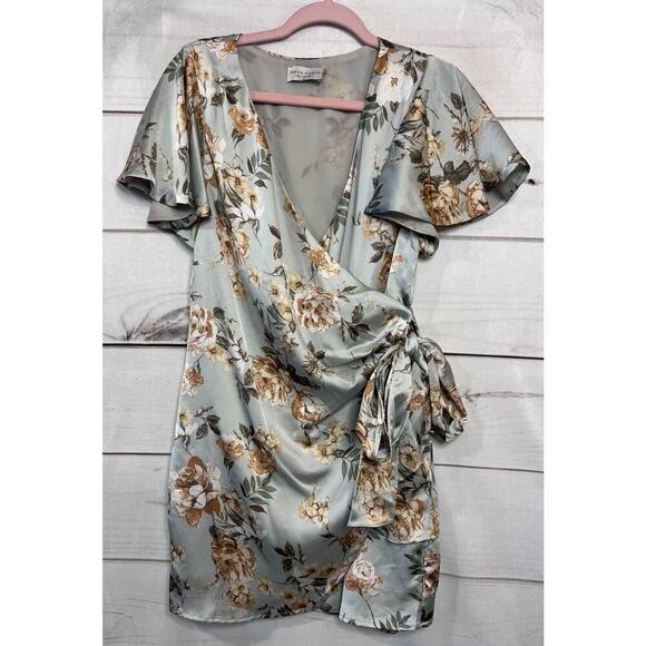 Dress Forum Size SM Dress Short Sleeve Silky Floral Classy - Picture 1 of 6
